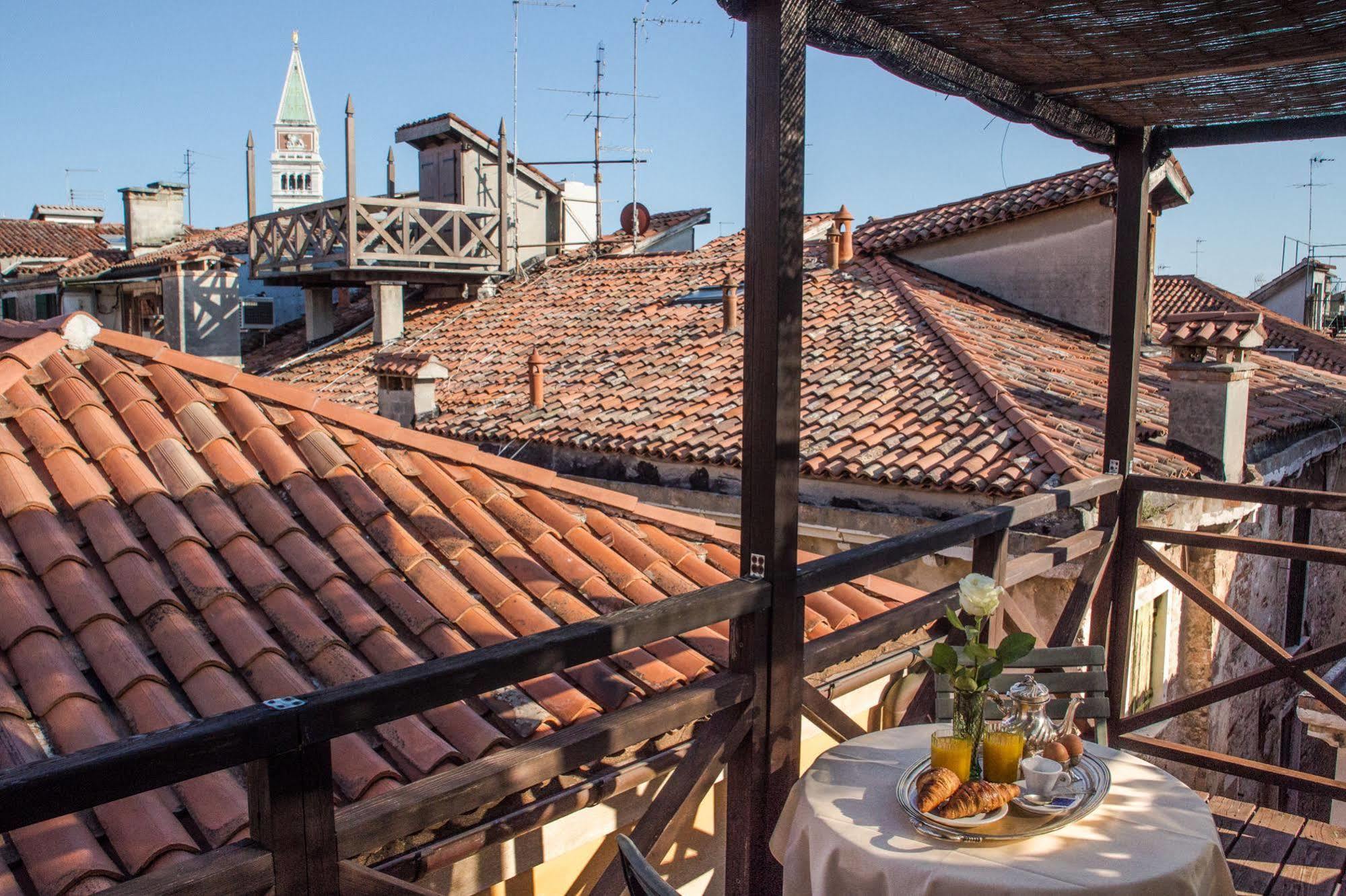 Bed and Breakfast Lanterna Di Marco Polo à Venise Extérieur photo